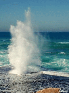 Hình nền động – Biển rì rào cuộn sóng