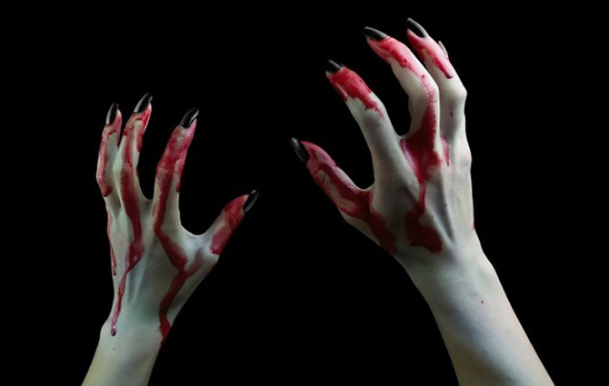 Hình nền kinh dị – Đôi bàn tay đẫm máu